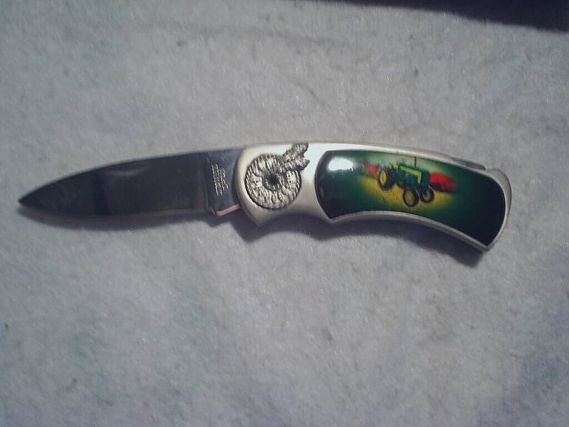 JOHN DEERE POCKET JACK KNIFE WITH CASE **No Lighter** stainless steel blade,barn gallery