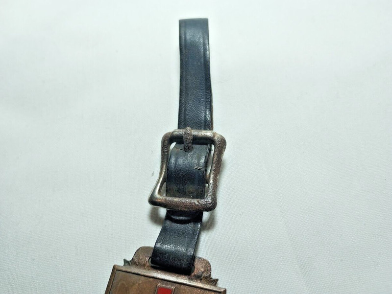 ---Vtg enameled IH logo International Harvester watch fob Green Duck Chicago gallery
