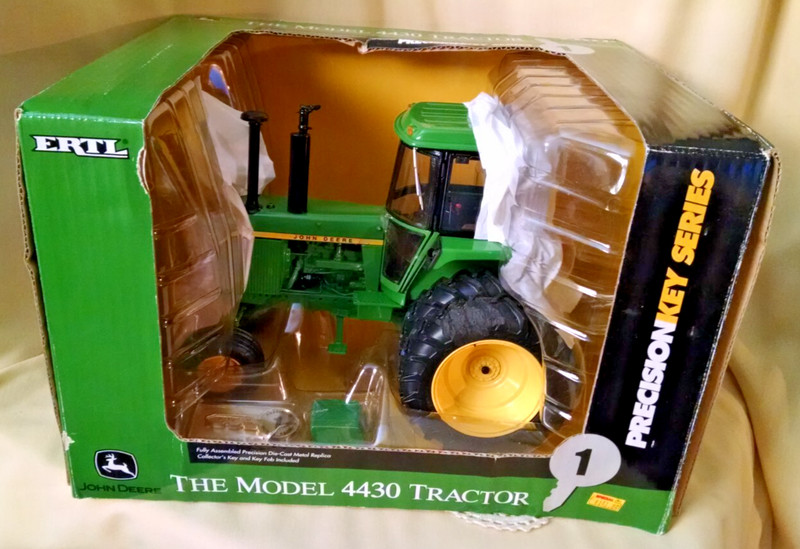John Deere Tractor 4430 Precision Key Series 1 #15677 2004 1:16 Ertl Dual Wheels