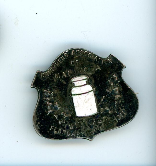 Dairymens Association of Manitoba pin Winnipeg 1910 -1911 dairy farming