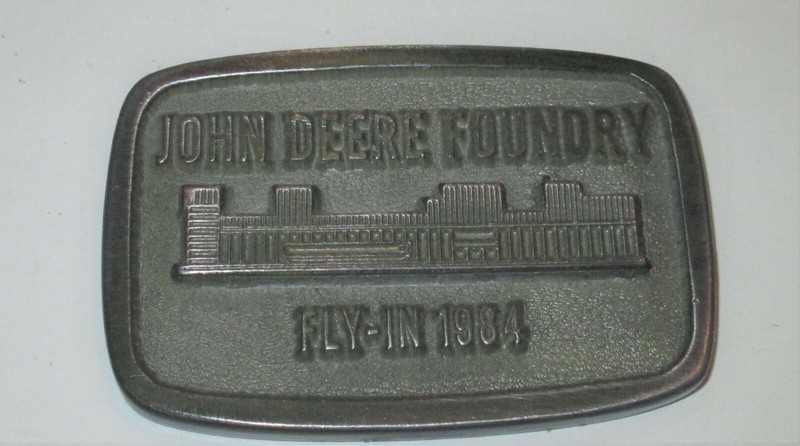 John Deere Waterloo Iowa Foundry Cast Metal Medallion Paper Weight 1984 (A2).