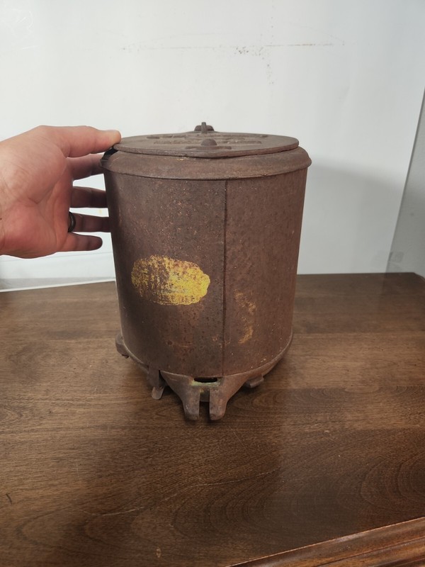 ESTATE FIND – JOHN DEERE #1 SEED HOPPER – MOLINE ILL