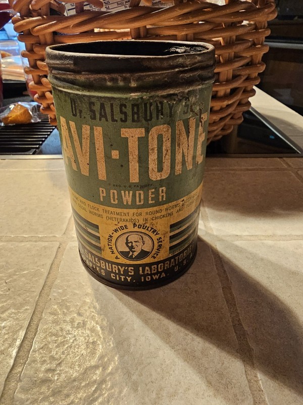 Vtg Tin Dr. SALSBURY’S AVI-TONE POWDER Poultry Worm Med CHARLES CITY, IOWA-EMPTY