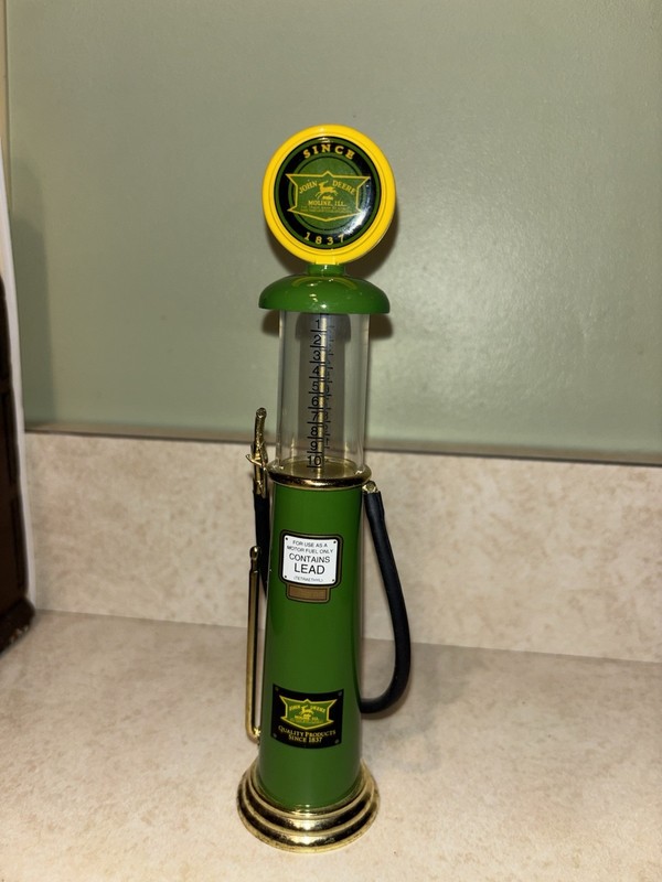 John Deere Gearbox Visual Miniature Gas Pump 8 in. – Limited Edition Collectible