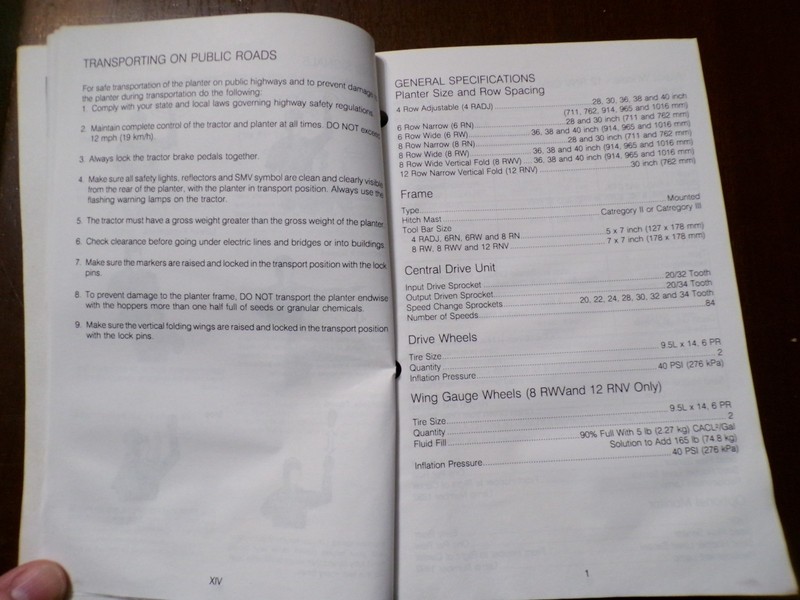 Case IH 900 Plate Type Mounted Planter Operator's Manual 1986 gallery