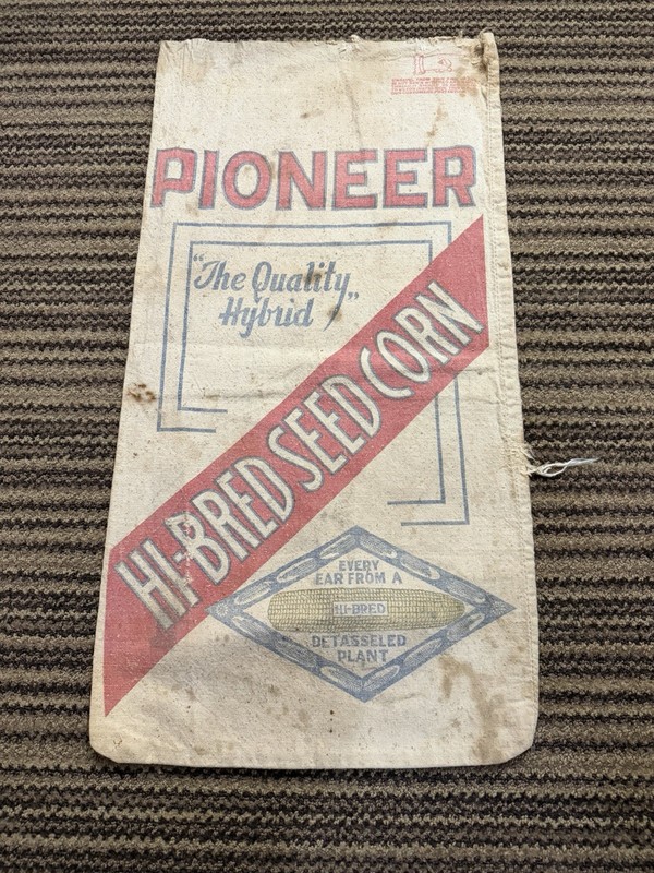 Vintage Pioneer Hi bred Hybrid Seed Corn Cloth Bag Farm Feed Sack Early Logo