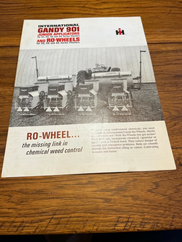 International Harvester Gandy 901 Junior Applicators For 1967 Brochure FCCA