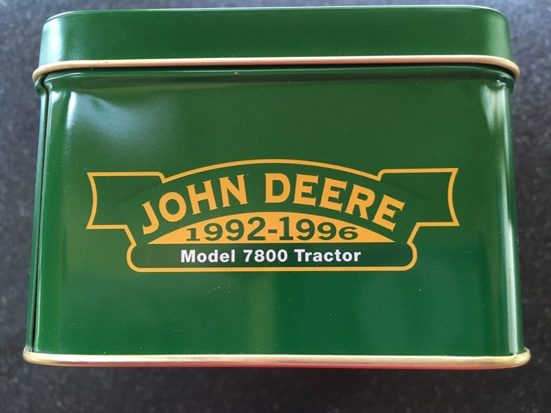 Vintage John Deere Collectible Tin 1924-1953 Model D Tractor A-1  Condition