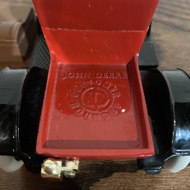 Deere 1907 Red Roadster Motor Car Nashville 1993 customer roundup Toy Car gallery