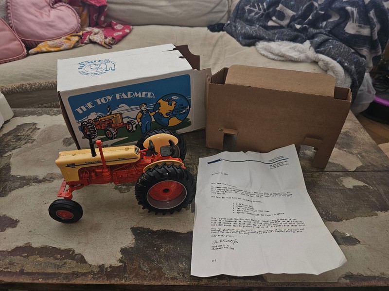 CaseOMatic 800 1990 National Farm Toy Show Toy Farmer Edition by Ertl 1/16 Scale