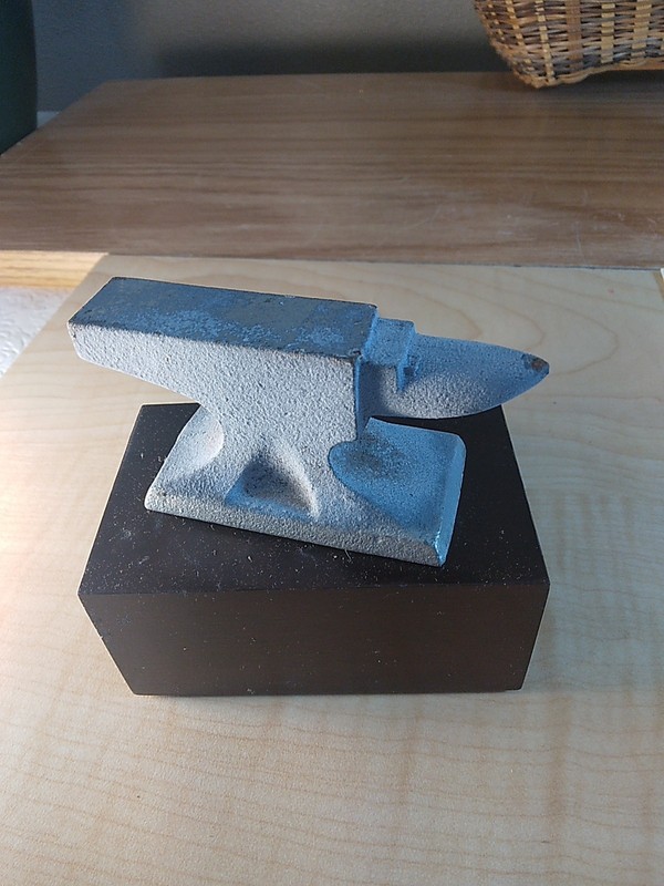 VINTAGE 1837 - 1987 JOHN DEERE 150TH ANNIVERSARY MINI HISTORIC ANVIL IN BOX gallery