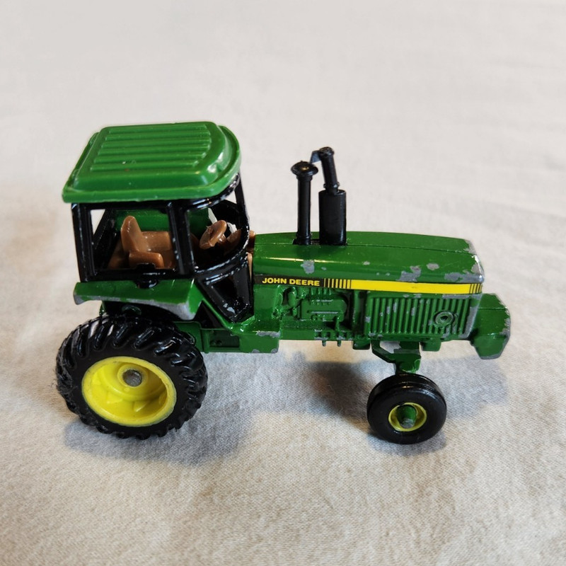 Vintage John Deere Farm Toy 1/64 Scale Tractor Diecast