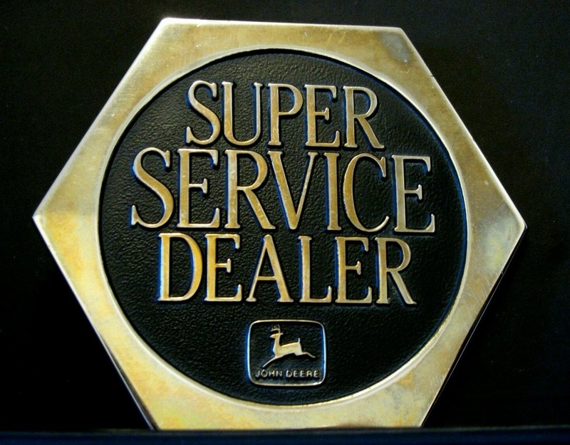 John Deere 1988 Nat Super Service Dealer Award GOLD Belt Buckle 1st YEAR WINNER