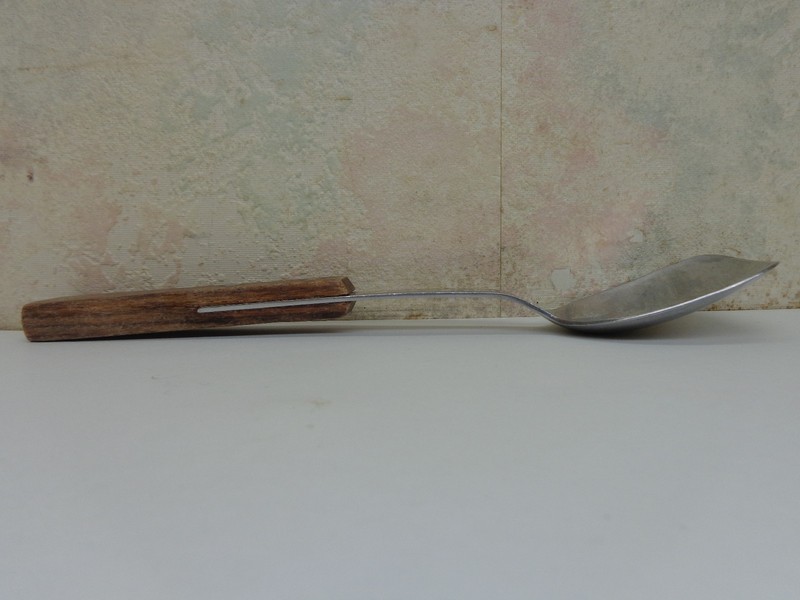 VINTAGE ADVERTISING SPOON 9 3/4" WE SERVE TO SERVE AGAIN SAUVAGEAU OIL CO VERNCO gallery