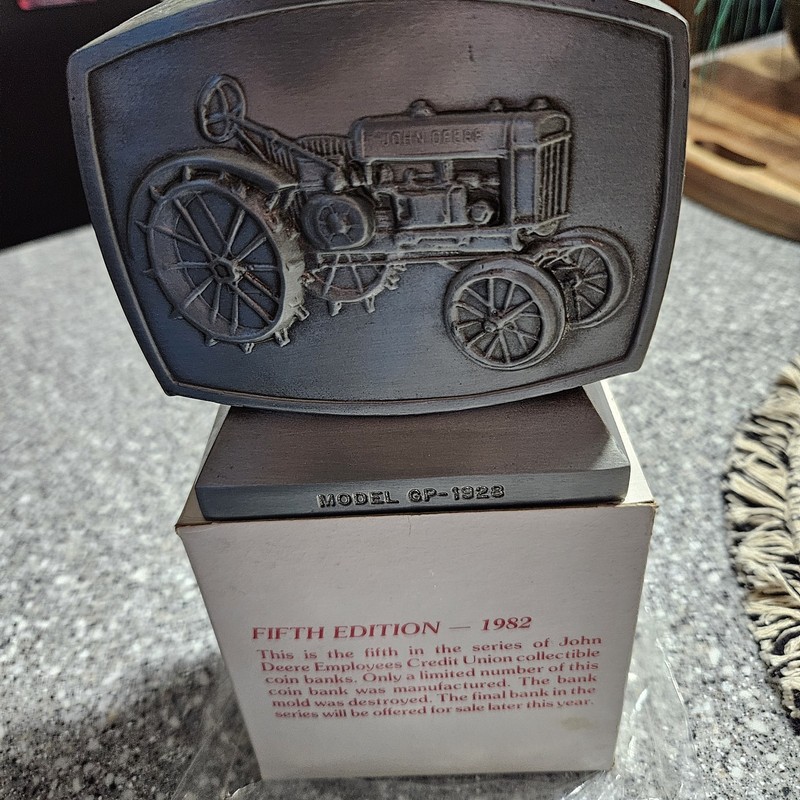 Fifth Edition Vintage John Deere Community Credit Union Collector Coin Bank &Box