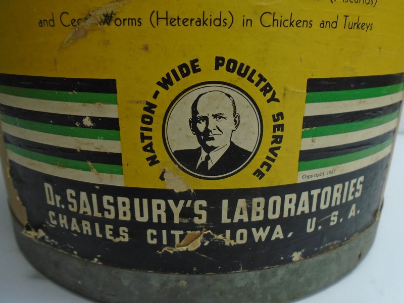 Vintage Dr. SALSBURY'S "AVI-TONE" FARM POULTRY WORM TREATMENT CONTAINER - Empty gallery