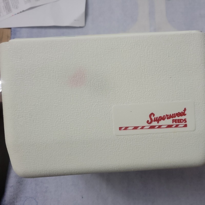 Vintage Supersweet Feeds Travel Cooler