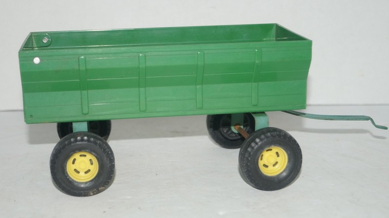 Vintage JOHN DEERE 1:16 Plastic Farm Tractor Flared Wagon Implement by Ertl gallery