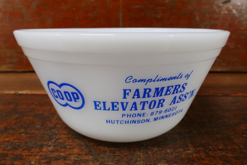 Vintage Hutchinson MN Farmers Elevator CO-OP Federal Glass Advertising Bowl – 7”