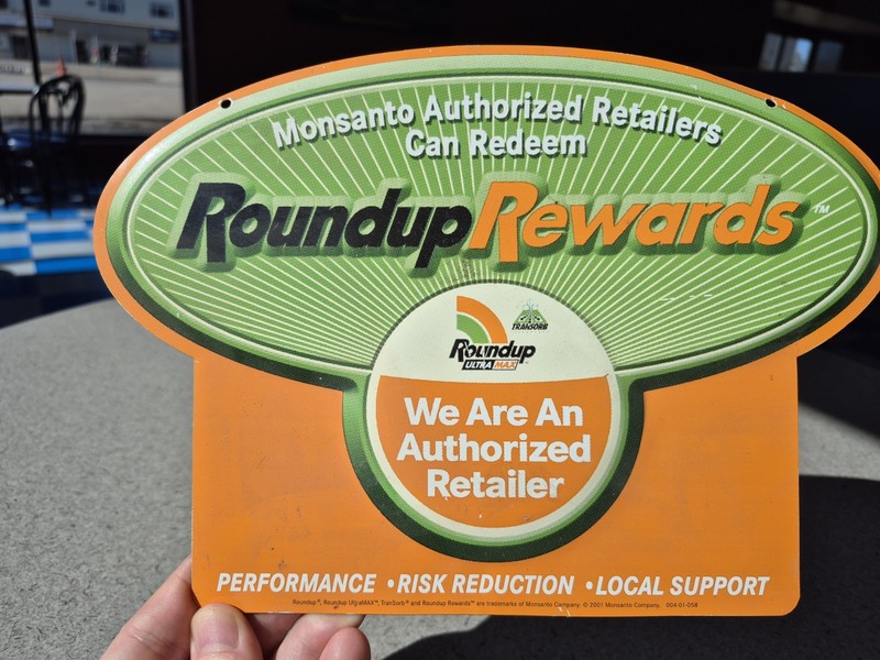 2001 Monsanto Roundup Rewards Weed Killer Dealer Metal Sign