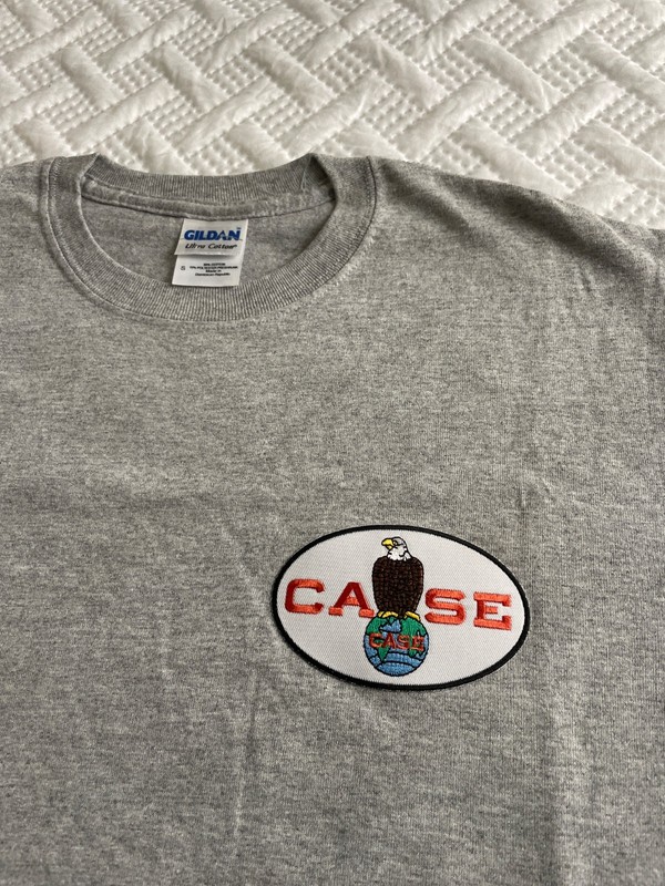 new mens small Case logo tee shirt