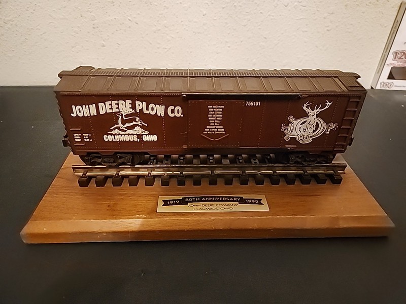 K-LINE BY LIONEL JOHN DEERE COLUMBUS OHIO BOXCAR O GAUGE TRAIN DEERE WITH PLAQUE