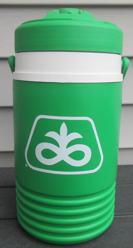 Vintage Pioneer Seed Igloo Cooler Brand Products Water Jug USA made