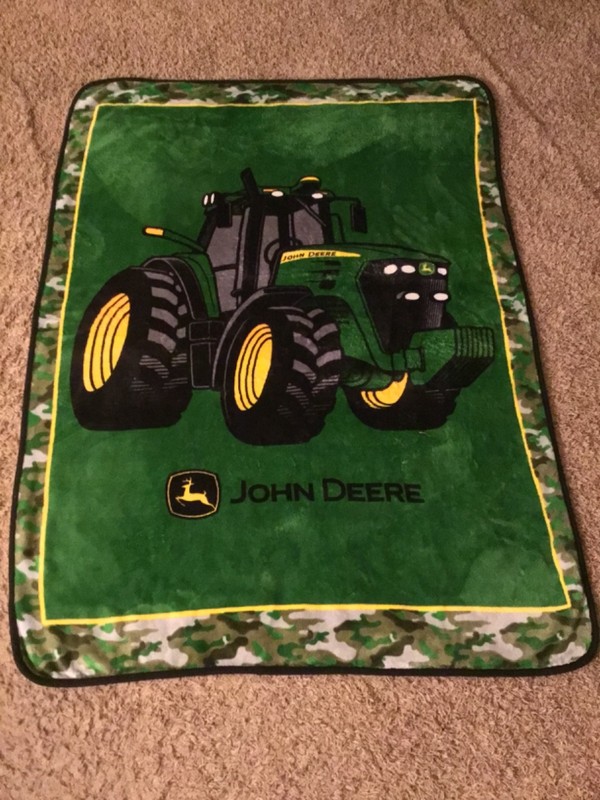 Vintage John Deere Fleece Throw Blanket Tractor Green Camouflage 60” X 46”