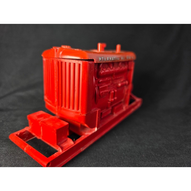 IH International Harvester UD24 Power Unit Cigarette Dispenser Red Plastic gallery