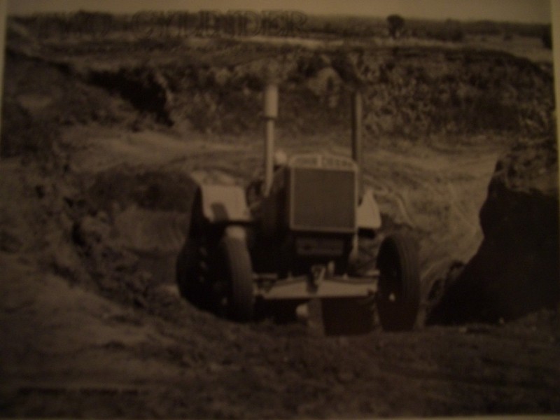 John Deere Model DI tractor D Industrial – 1988 Two Cylinder Magazine