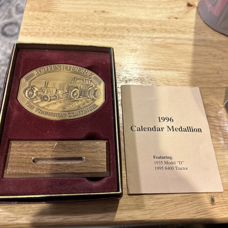 John Deere 8400 & D Tractors Brass Tradition Continues 1996 Calendar Medallion