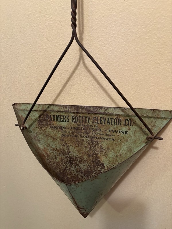 Antique Metal Dust Pan Glover North Dakota Grain Elevator Feed Fuel Twine gallery