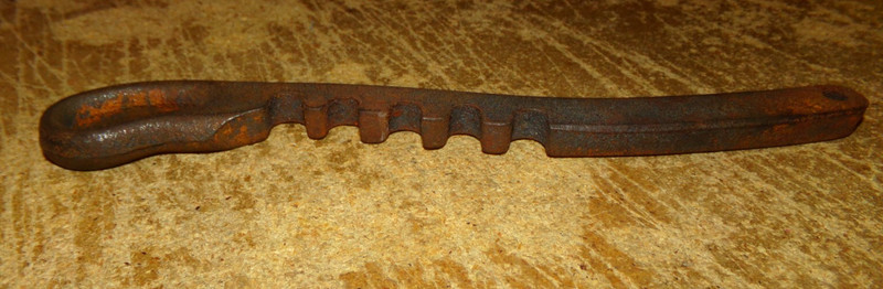 vintage 9 5/8″ long lever has rust in good shape used