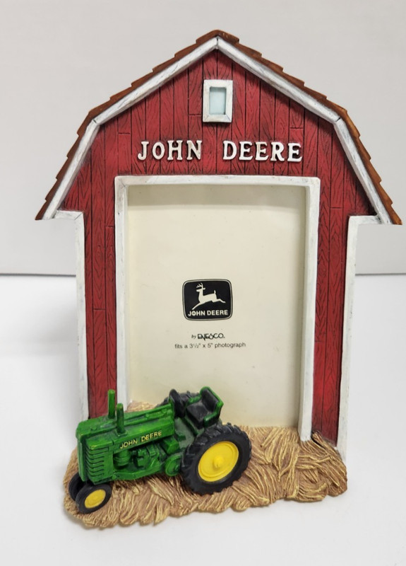John Deere Red Barn Resin Photo Frame 3D Tractor 3.5″ x 5″ Photo Enesco