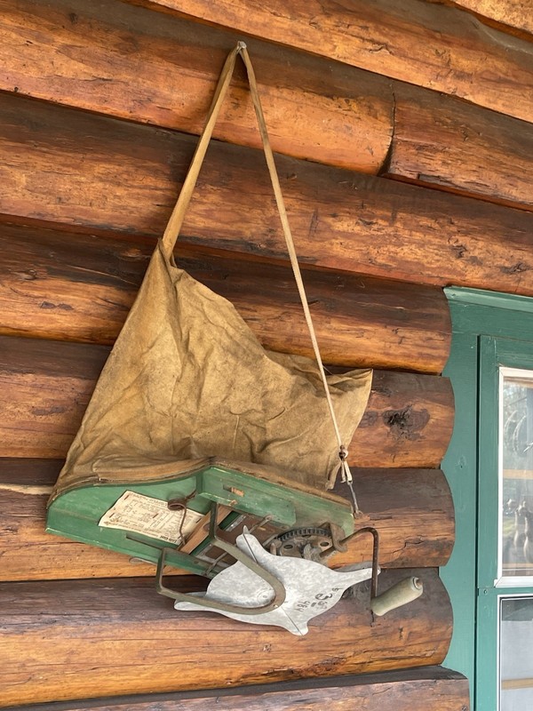 Antique Little Giant Co Seed Sower Urbana Indiana Hand Crank Flower With Bag.