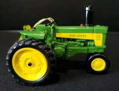 2003 Danbury Mint John Deere Model 730 Plastic Tractor Ornament