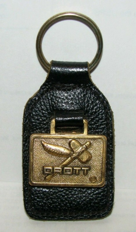 Case Drott Tomahawk Trademark Logo Leather Brass Key Chain Ring England Hatchet