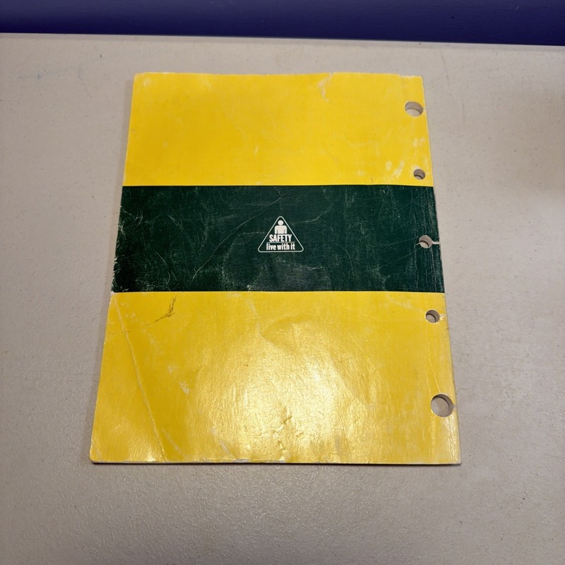 JOHN DEERE - GT262 Lawn and Garden Tractors Operators Manual OMM113559 J1 gallery
