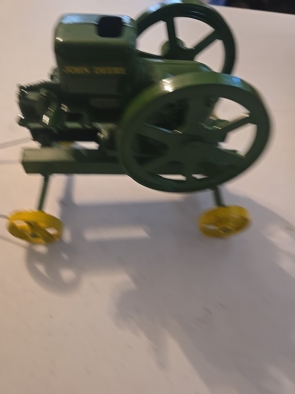 ERTL – JOHN DEERE Model E Engine – Die Cast Toy – Green & Yellow – 6x5in
