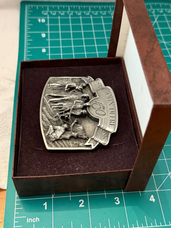 JOHN DEERE 1987 150TH ANNIVERSARY PLOW SILVER BELT BUCKLE FARMING FARMER AG NIB gallery
