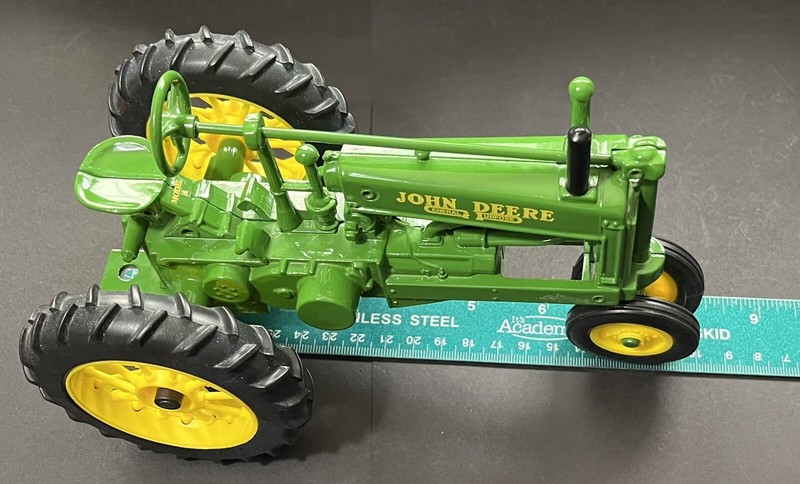 ERTL John Deere General Purpose Tractor H0512Q00 Metal Vehicle gallery