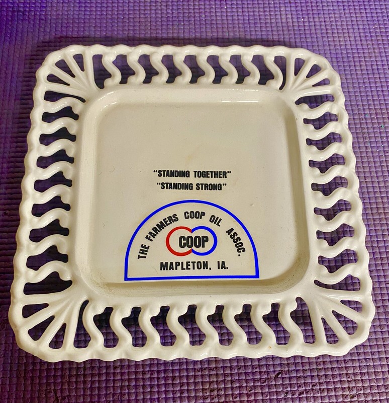 Rare Co-oP Oil Advertising Large Ceramic ASHTRAY..NOS & NICE! Mapleton Iowa Coop