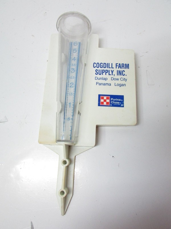 Vintage COGDILL FARM SUPPLY Purina Chow Iowa Farm Agriculture Rain Gauge Plastic