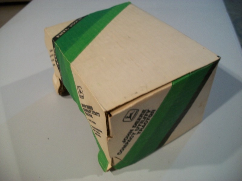 JOHN DEERE Compact Utility Tractor ERTL #581 Die-Cast 1:16 Scale New In Box gallery