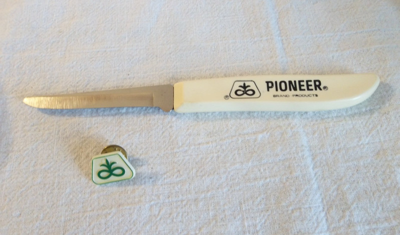 Pioneer Brand Seed Advertising Logo Knife & Hat Tac Pin