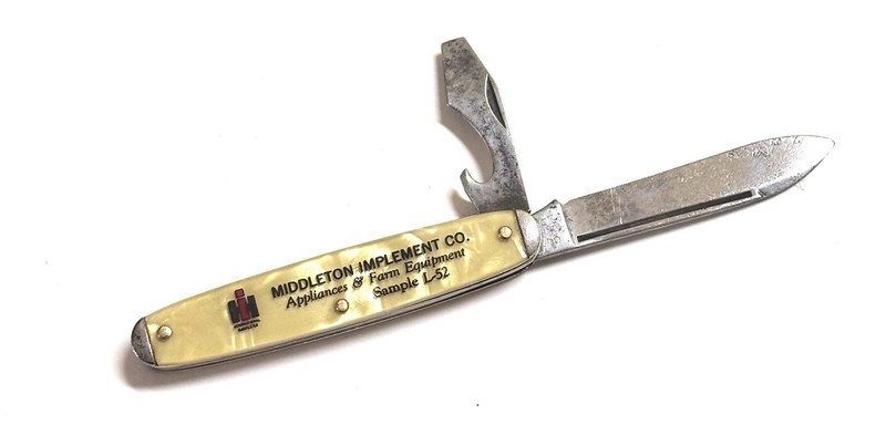 Vintage Old INTERNATIONAL HARVESTER Advertising Pearl Pocket Knife