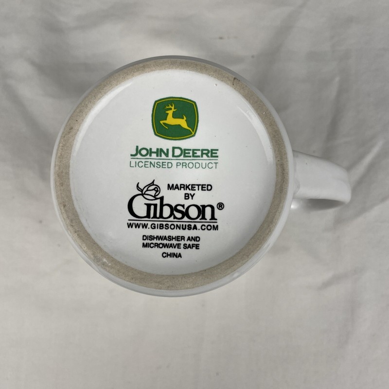 John Deere Green and Yellow Tractor ‘Nothing Runs Like A Deere’ Gibson Mug gallery