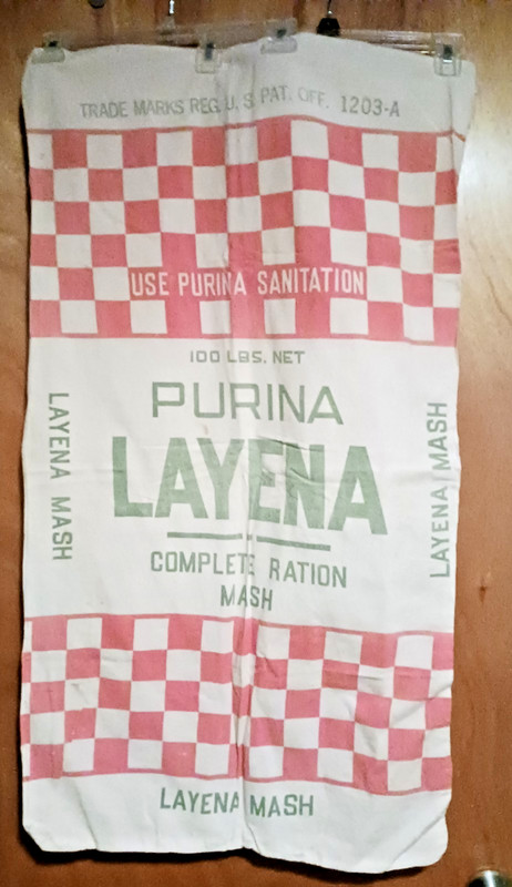 Purina Red-Check Layena Complete Ration Mash Cotton/Muslin 100 Lbs Net Feed Sack