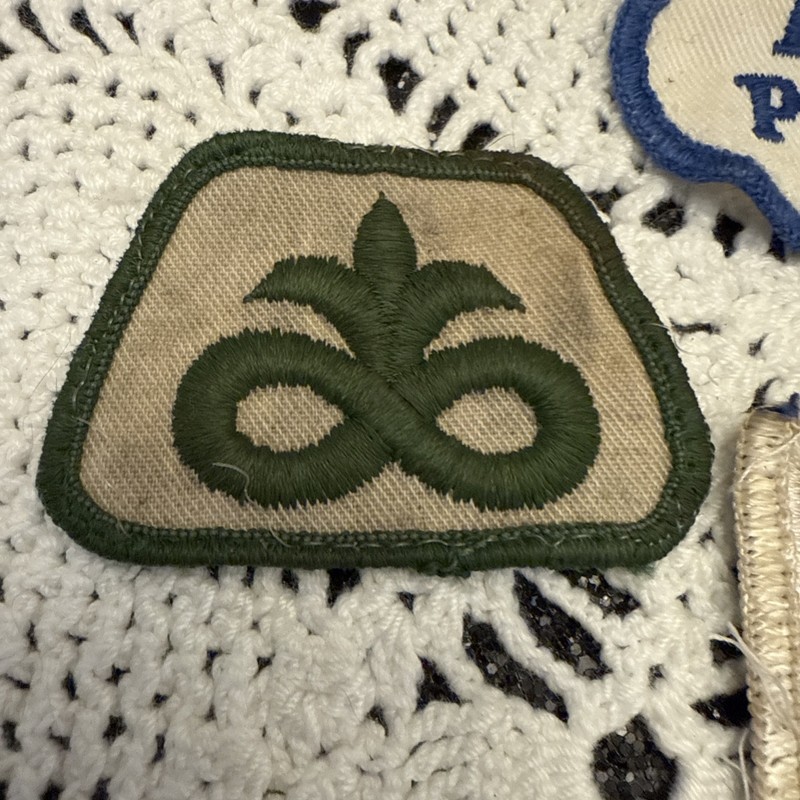Vintage Farm Agriculture Patches Pioneer Seed International Harvester Purina Lot gallery