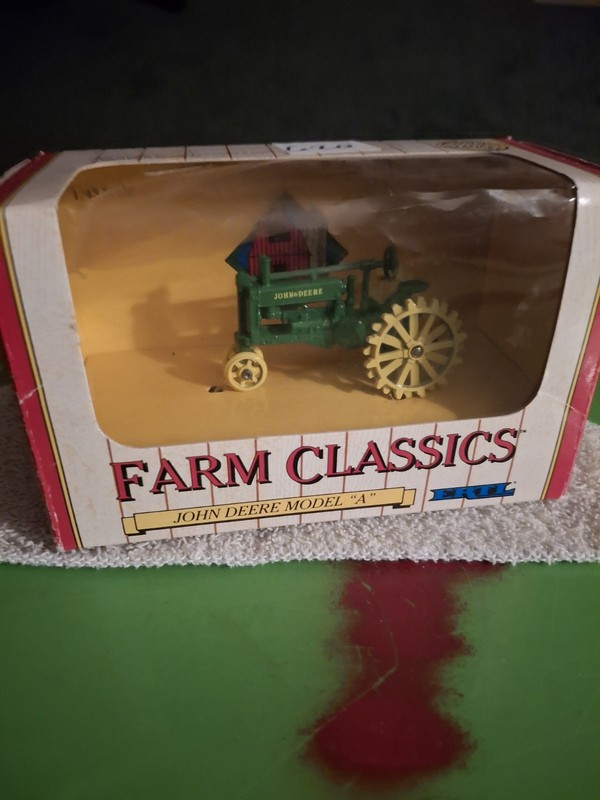 1991 Ertl Diecast 1/43 Farm Classics John Deere Model A Tractor NIB #5598